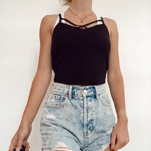 cute black crop top🌈